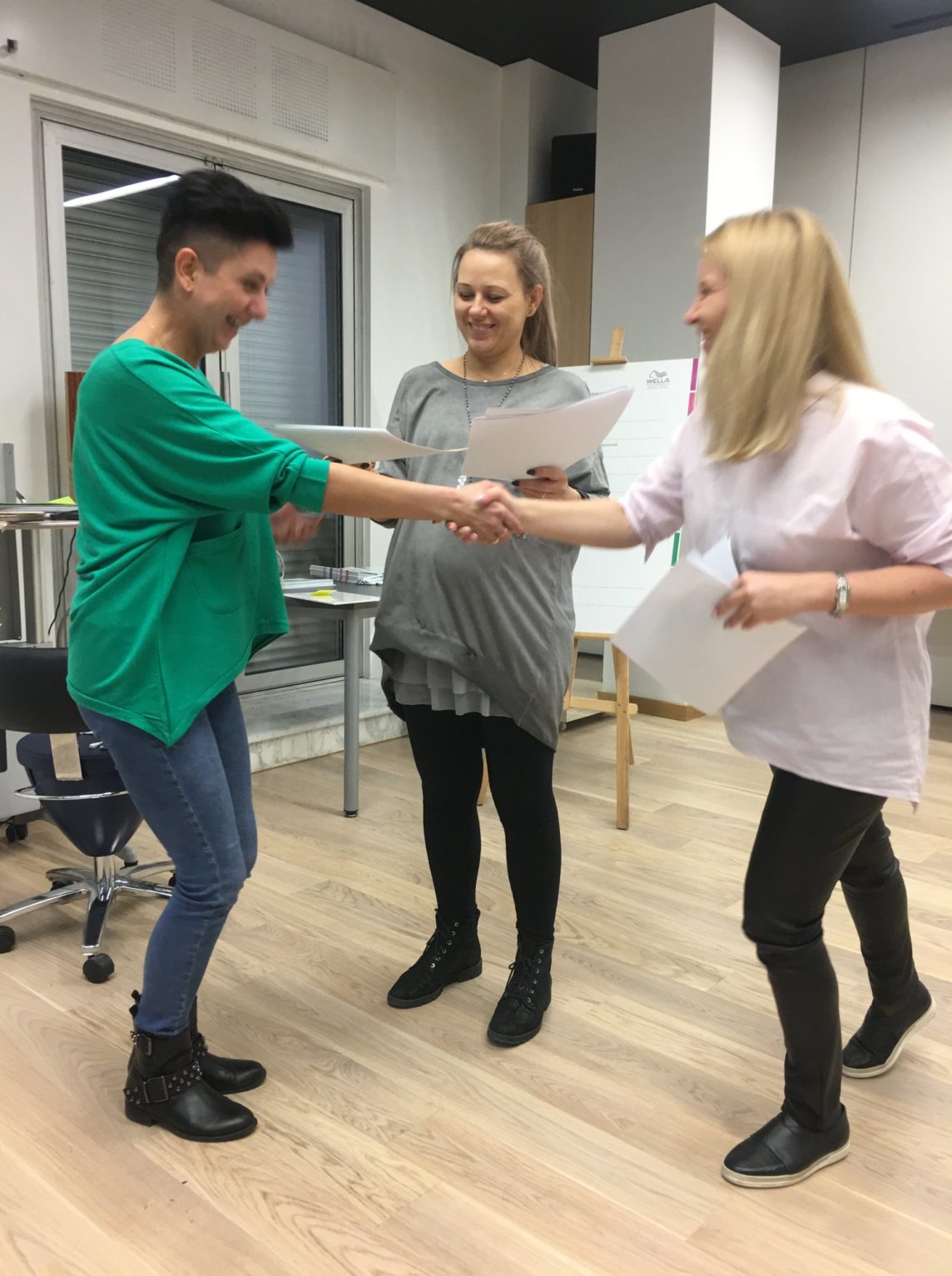 szkolenia fryzjerów kielce she he dyplomy